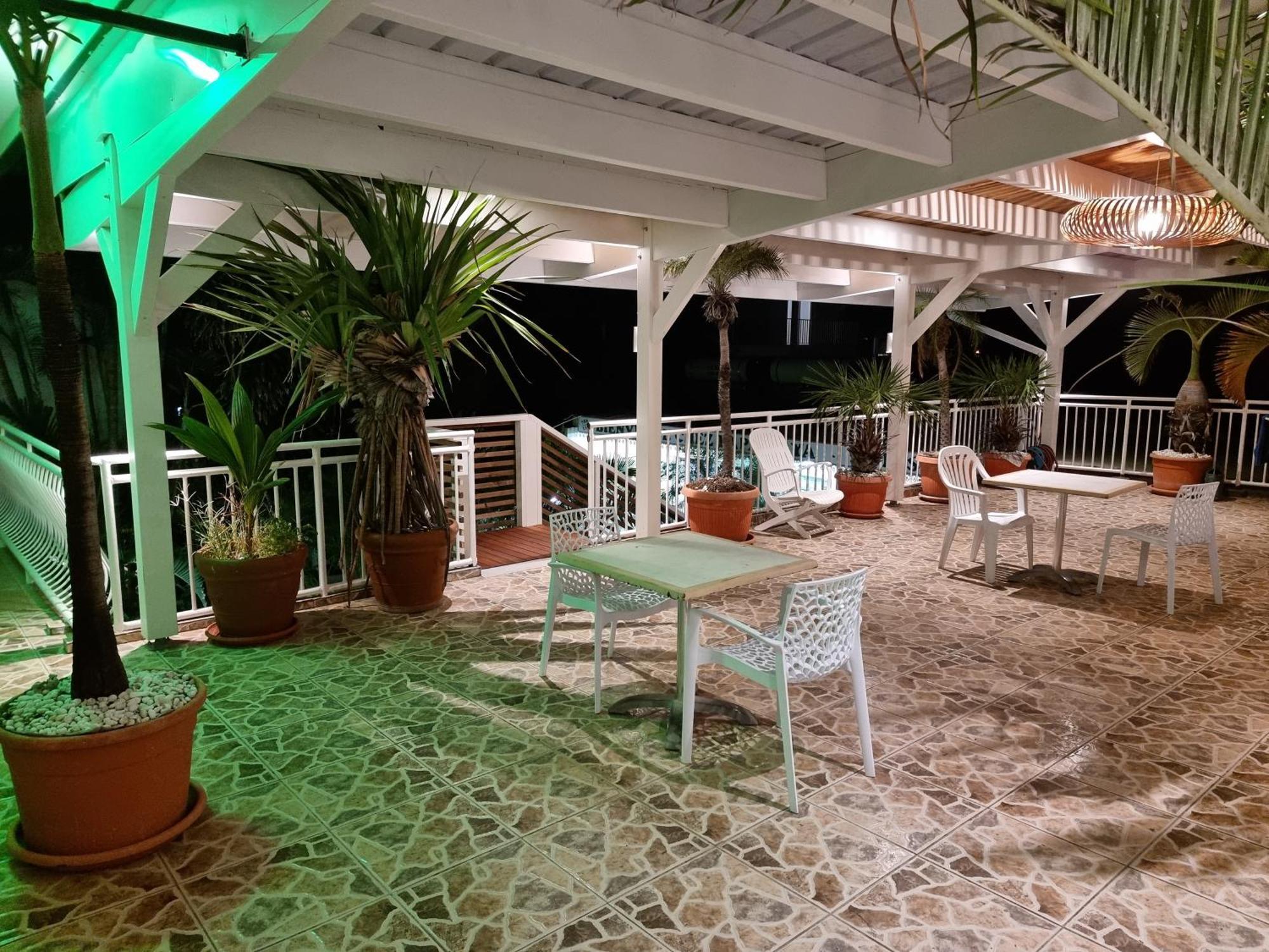 Hotel Chez Papa Daya Saint Pierre Esterno foto