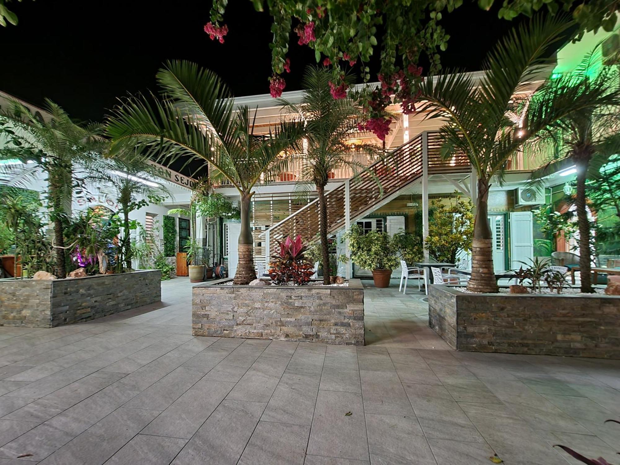 Hotel Chez Papa Daya Saint Pierre Esterno foto